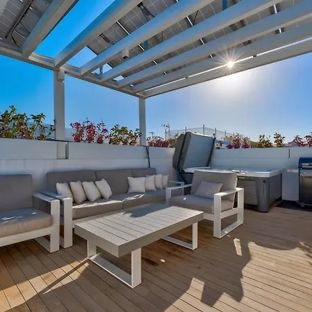 아파트 Green House - Modern In Tenerife, Spain. *