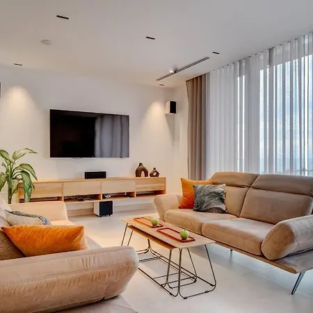 Green House - Modern In Tenerife, Spain. 기아데이소라