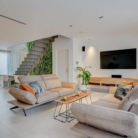 Green House - Modern In Tenerife, Spain. 아파트